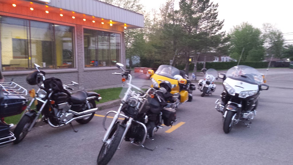 Restaurant Circuit 341 Enr | 476 QC-341, LÉpiphanie, QC J5X 4A6, Canada | Phone: (450) 588-4949