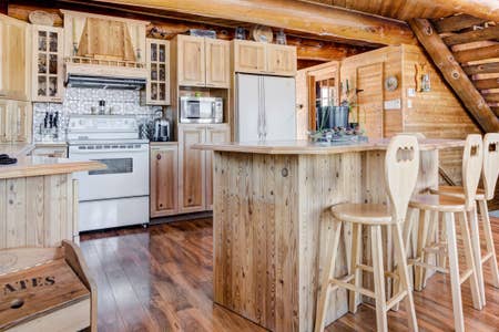 Chalet au bois O | 7800 Chemin Turgeon, Disraeli, QC G0N 1E0, Canada | Phone: (418) 802-4585