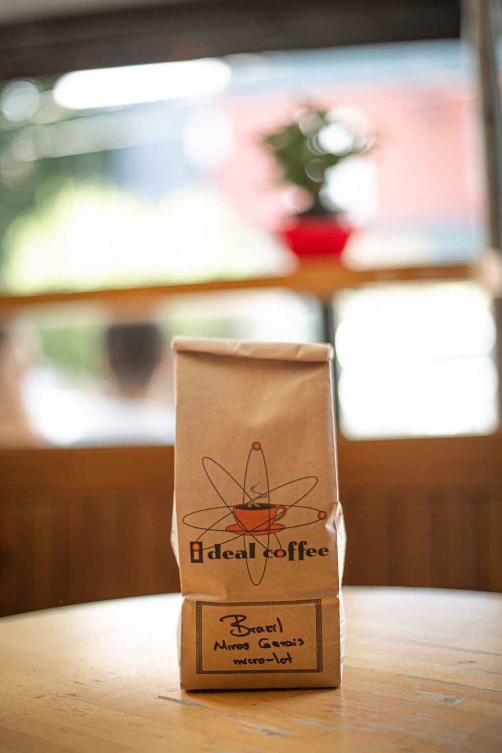 I DEAL coffee & wine bar | 221 Sorauren Ave, Toronto, ON M6R 2G1, Canada | Phone: (416) 364-7700
