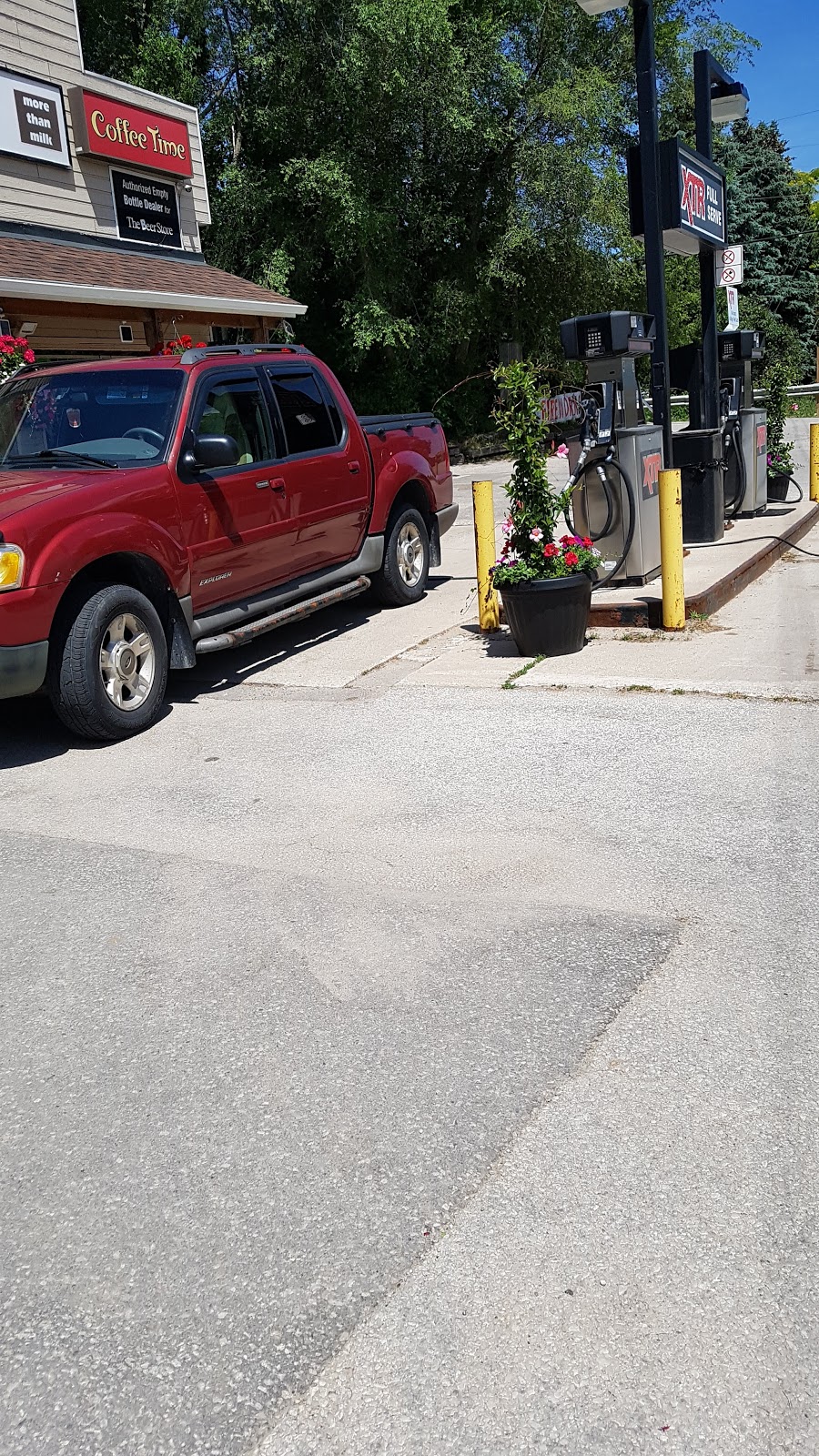 Jug City | 2 Louisa St, Creemore, ON L0M 1G0, Canada | Phone: (705) 466-2025