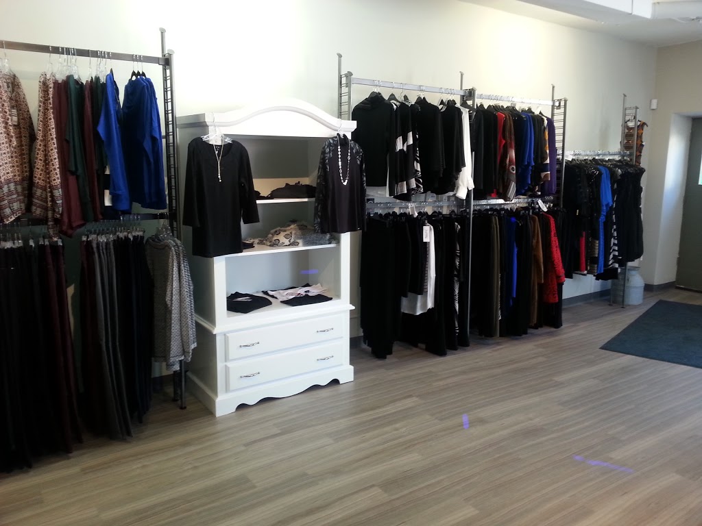 Elizabeths Fashions | 119 Mill St, Halton Hills, ON L7G 2C7, Canada | Phone: (905) 873-1470