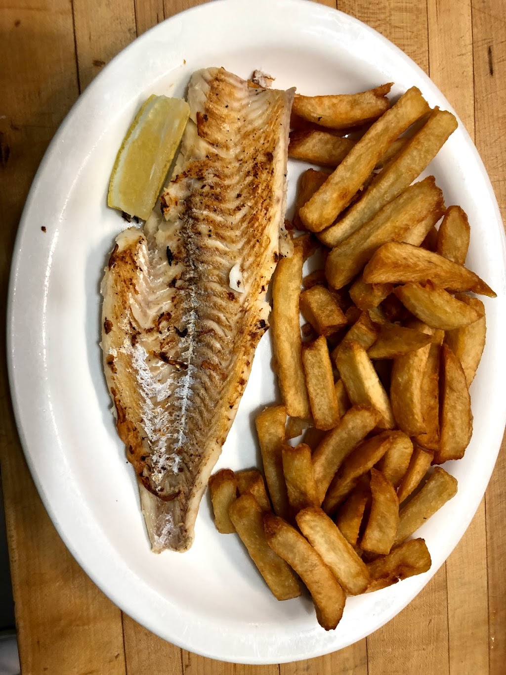 Captain Georges Fish & Chips | 14 Wellington St E, Aurora, ON L4G 1H4, Canada | Phone: (905) 841-7668
