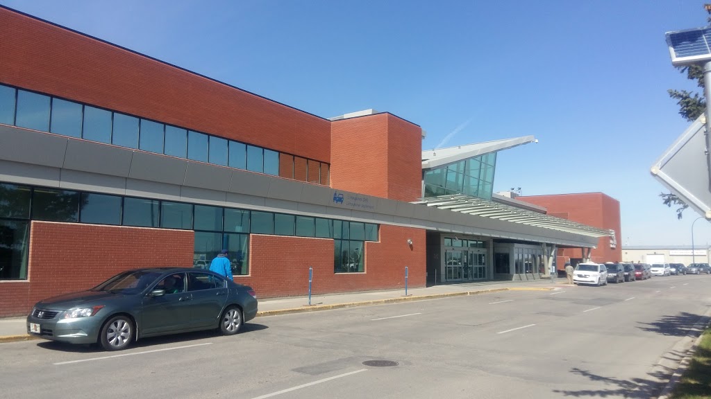 Regina International Airport | 1-5201 Regina Ave, Regina, SK S4W 1B3, Canada | Phone: (306) 761-7555