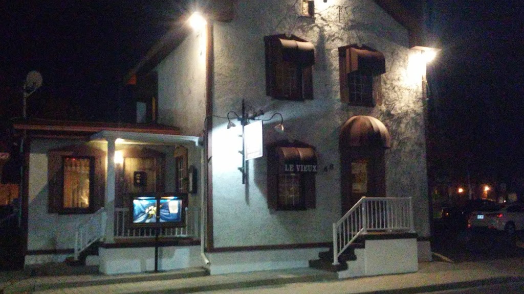 Chez le Vieux Restaurant | 48 Montée Robert, Saint-Basile-le-Grand, QC J3N 1L8, Canada | Phone: (450) 653-5491