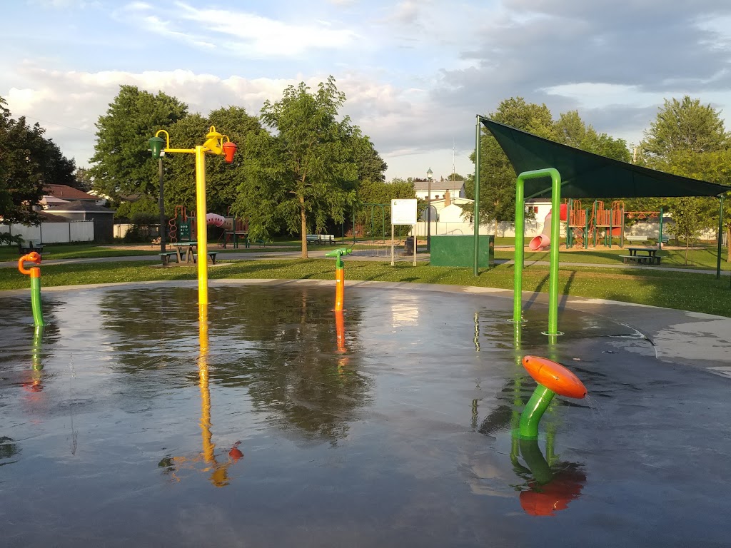 Parc Jean-Béliveau | 21 Rue Perron, Saint-Constant, QC J5A 1H2, Canada | Phone: (450) 638-2010