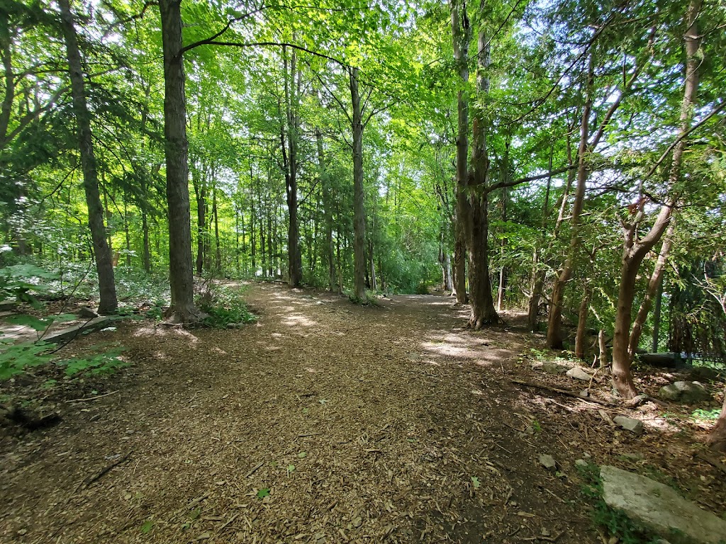 Richelieu Vanier Park | 300 Pères-Blancs Ave, Ottawa, ON K1L 7L5, Canada | Phone: (613) 842-9871