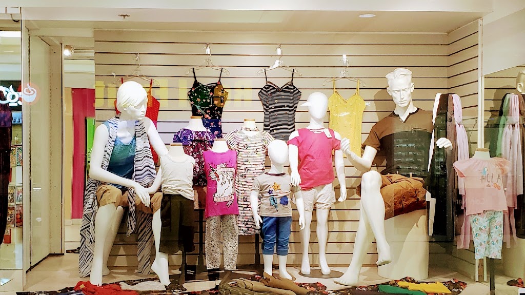 In Style Outffiters | 4141 Dixie Rd, Mississauga, ON L4W 1V5, Canada | Phone: (905) 212-7591
