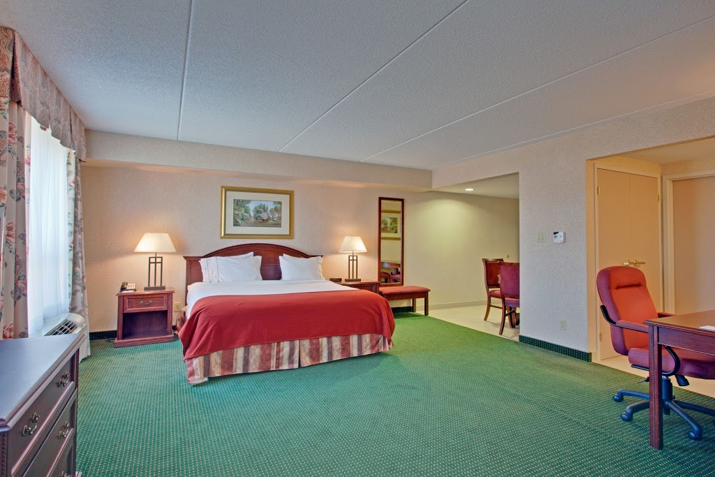 Holiday Inn Express & Suites Milton | 2750 High Point Dr, Milton, ON L9T 5G5, Canada | Phone: (905) 876-4955
