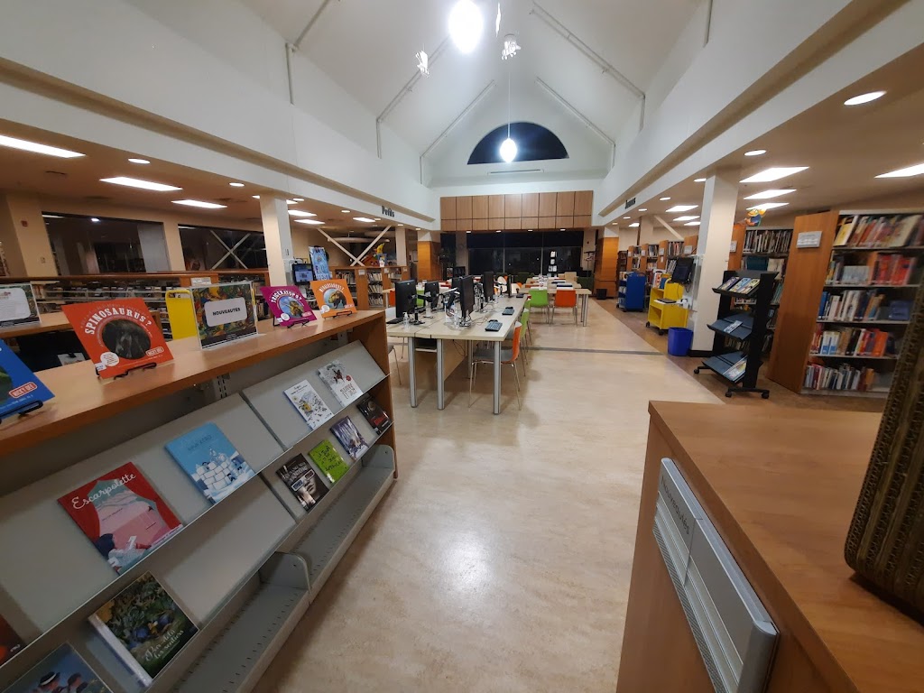 Sainte-Thérèse Public Library | 150 Bd du Séminaire, Sainte-Thérèse, QC J7E 1Z2, Canada | Phone: (450) 434-1440