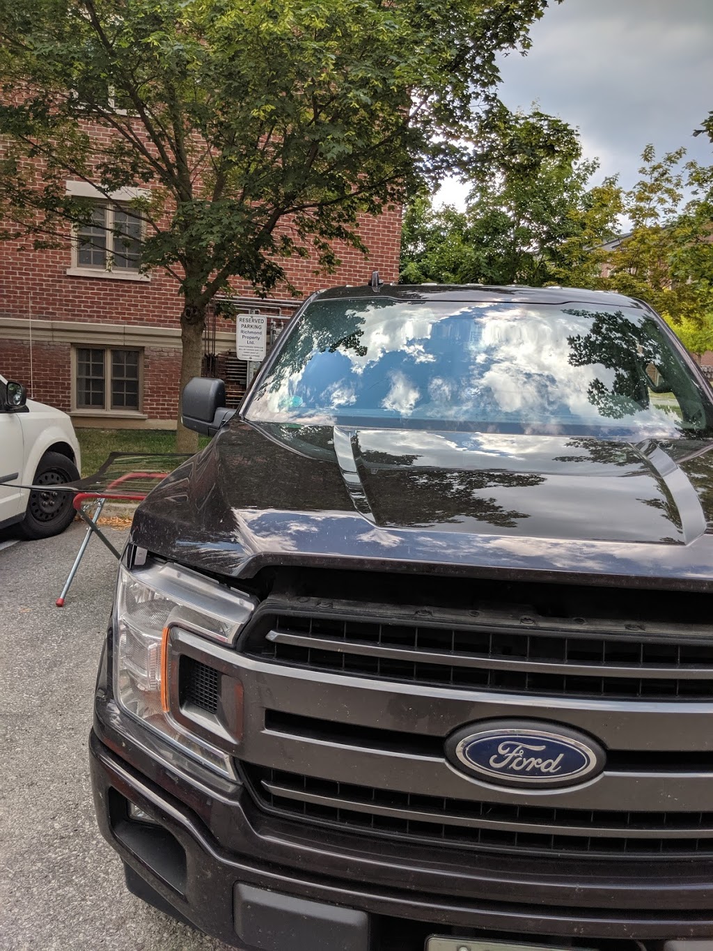 GTAuto Glass | 1284 Gordon St Unit 208, Guelph, ON N1L 0M8, Canada | Phone: (905) 749-4911