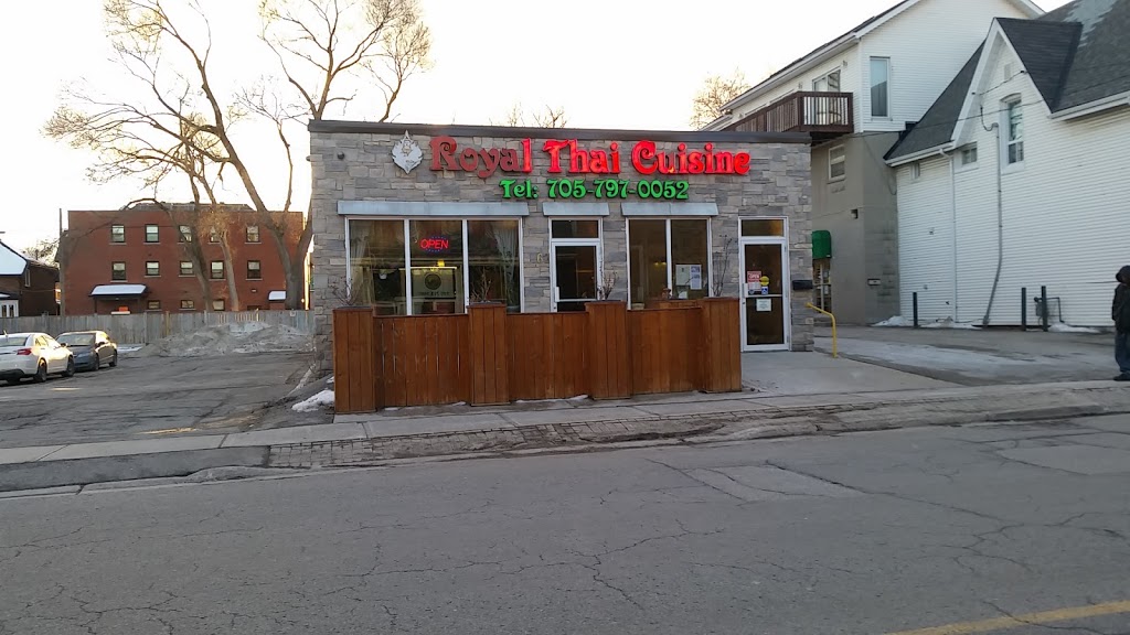Royal Thai Cuisine | 62 Maple Ave, Barrie, ON L4N 1A2, Canada | Phone: (705) 797-0052