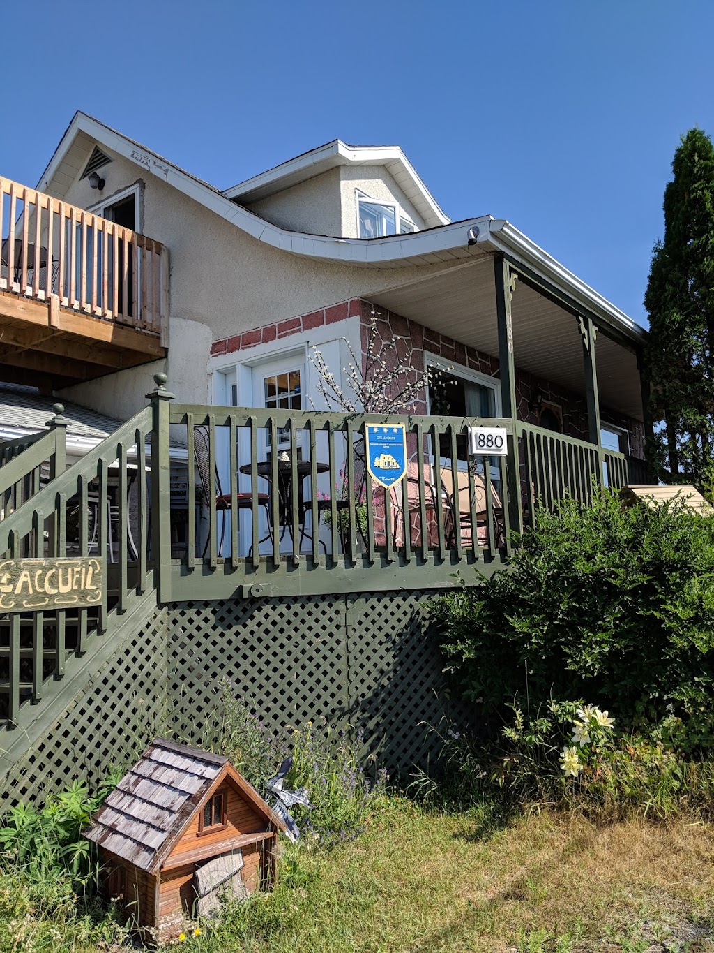 Gîte le Voilier Bed and Breakfast | 880 Rue St Laurent, Saint-Siméon, QC G0T 1X0, Canada | Phone: (418) 638-2808