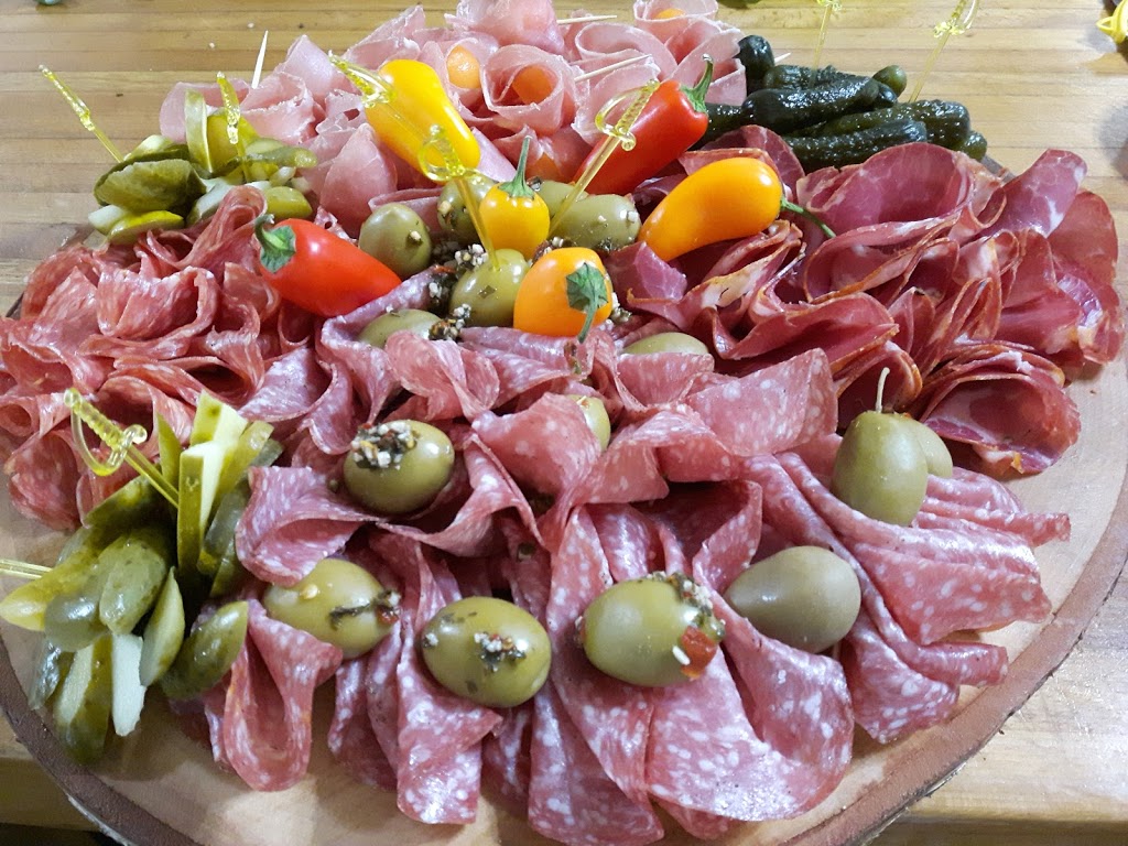 Centre De La Viande Crépeau & Fils | 160 Rue Principale, Sainte-Brigitte-des-Saults, QC J0C 1E0, Canada | Phone: (819) 336-4245