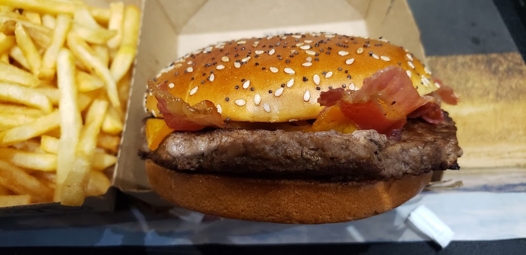 McDonalds | 1015, Autoroute 20 Montréal Toronto, Dorval, QC H9S 1A2, Canada | Phone: (514) 636-4458
