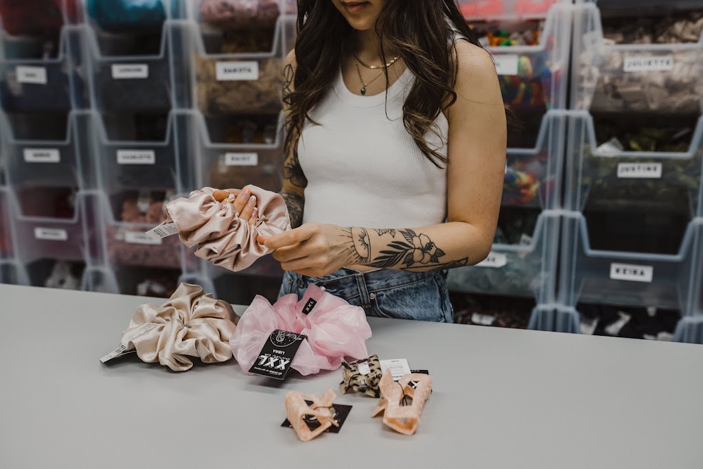 XXL Scrunchie & Co | 250 Sidney St, Belleville, ON K8P 5L4, Canada | Phone: (613) 438-4394