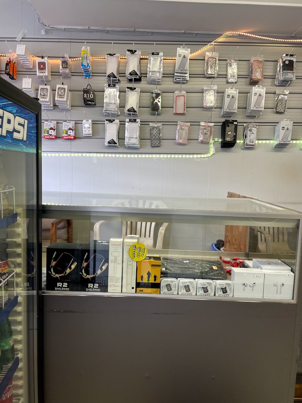 Ever Coin Laundry and cleaning | 5780 Victoria Dr, Vancouver, BC V5P 3W7, Canada | Phone: (780) 695-0028