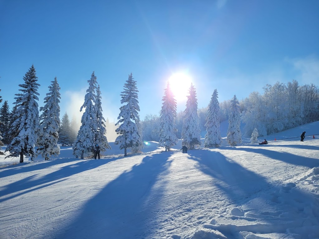 Holiday Mountain Ski Resort | 12 Later Way, La Rivière, MB R0G 1A0, Canada | Phone: (204) 242-2172