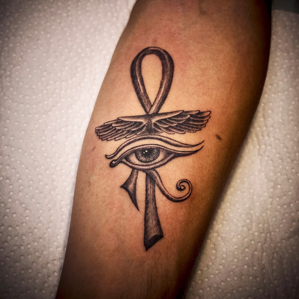 Montreal Tattoo Studio Owl Experienced master Equipped shop | 67 Westminster North, Montréal-Ouest, QC H4X 1Y8, Canada | Phone: (514) 815-3727