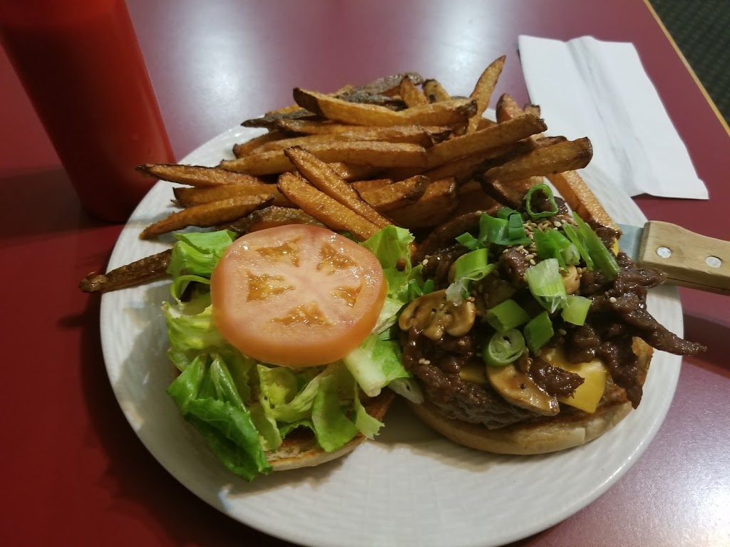 Vickys Home Kitchen | 1st Ave, Raymore, SK S0A 3J0, Canada | Phone: (306) 746-2129