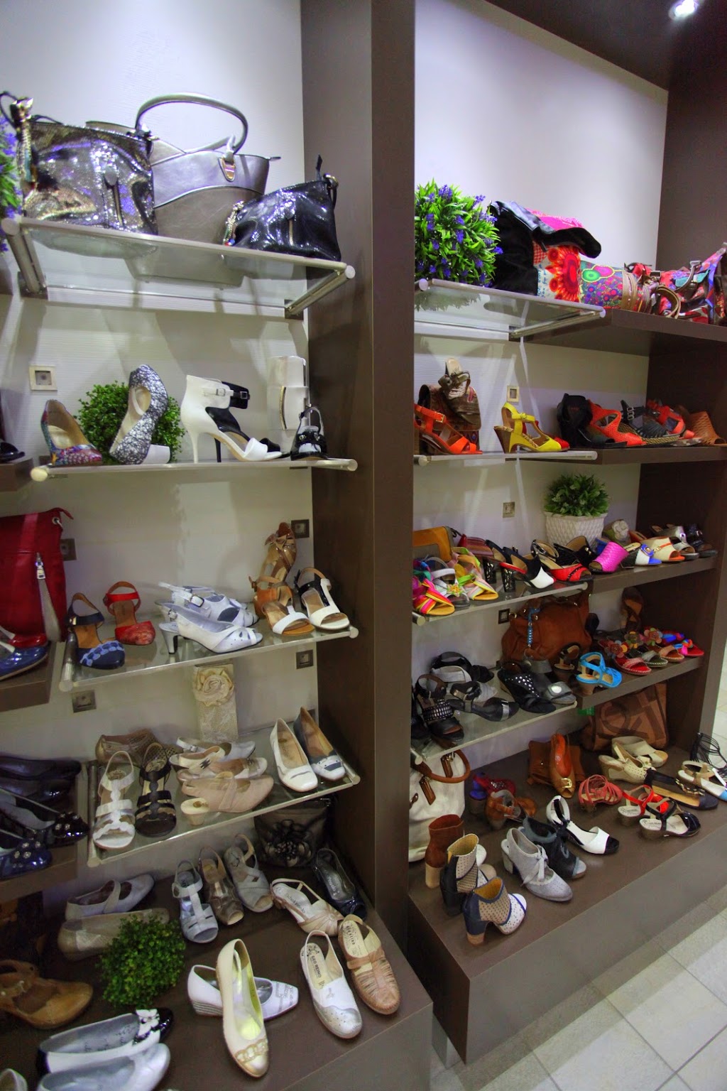 Guy Le Bottier | 3050 Boul de Portland, Sherbrooke, QC J1L 1K1, Canada | Phone: (819) 564-8476