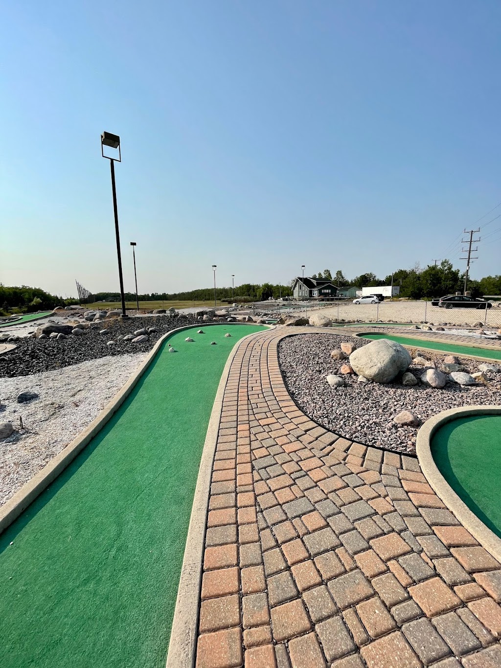 Fungoes Golf Center | 2770 Wenzel St, Manitoba R2E 1E7, Canada | Phone: (204) 222-0455