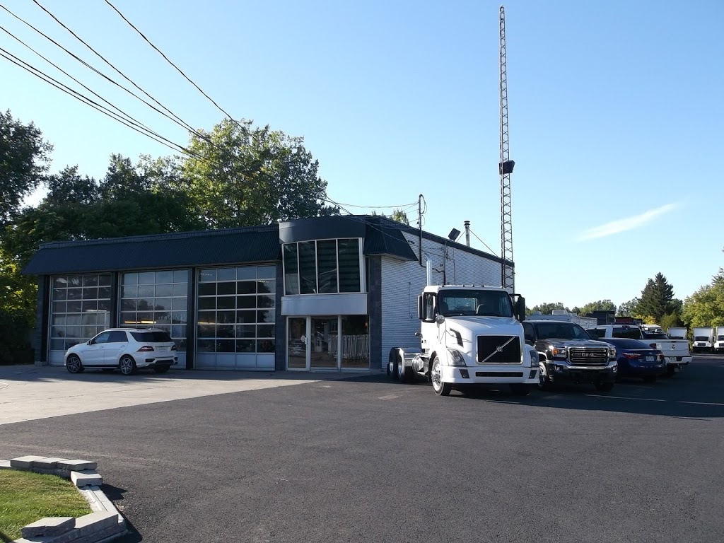 Les Camions C E D Inc | 353 Chemin de Touraine, Sainte-Julie, QC J3E 1Y2, Canada | Phone: (855) 906-4990