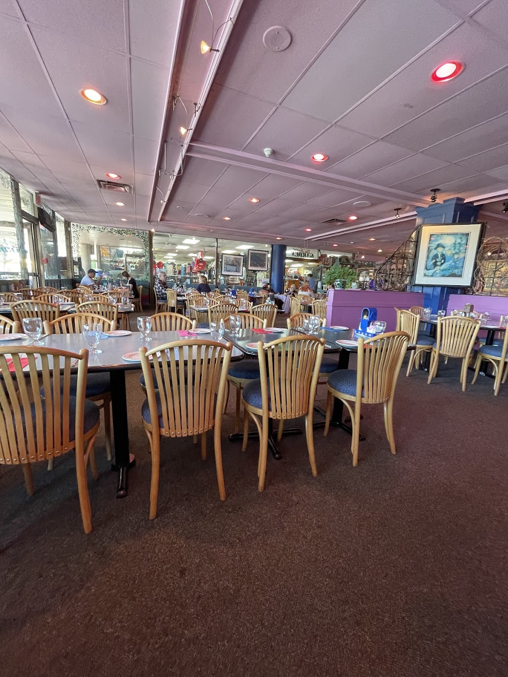 The Secret Garden Restaurant | 5827 Niagara Pkwy, Niagara Falls, ON L2G 3K9, Canada | Phone: (905) 358-4588