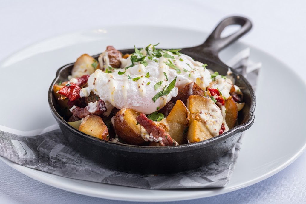 Pat Quinns Restaurant & Bar | 5133 Springs Blvd #100, Delta, BC V4M 0A6, Canada | Phone: (604) 948-1123