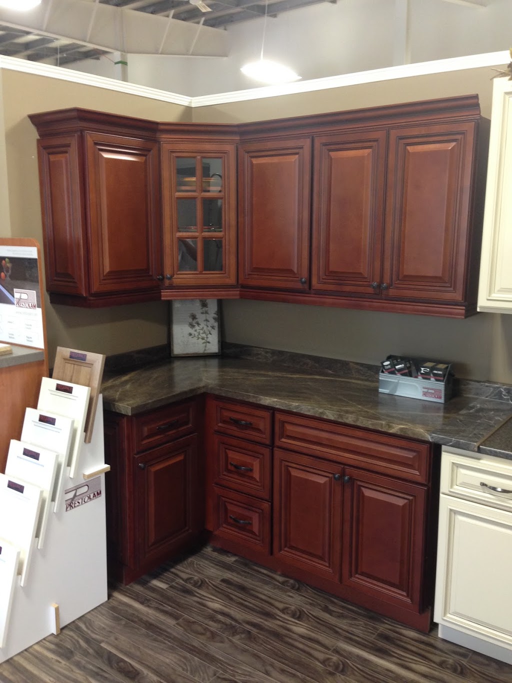Moneysworth inc | 1067 Champlain St, Dieppe, NB E1A 1P9, Canada | Phone: (506) 855-3381