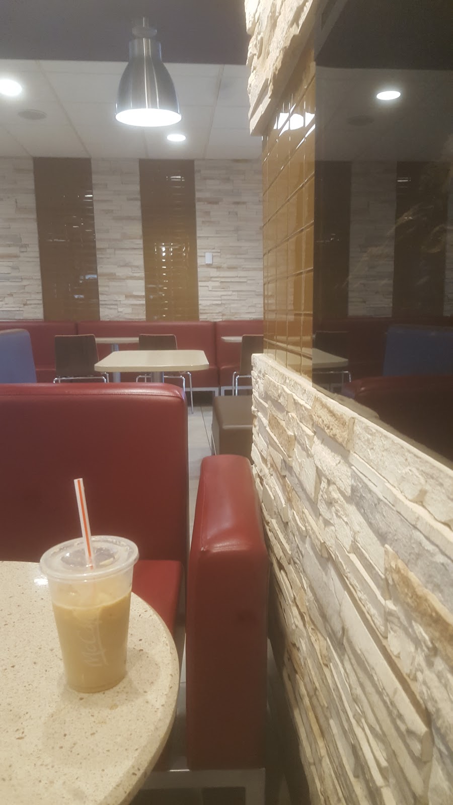 McDonalds | 3354 Dougall Ave, Windsor, ON N9E 1S6, Canada | Phone: (519) 966-0454