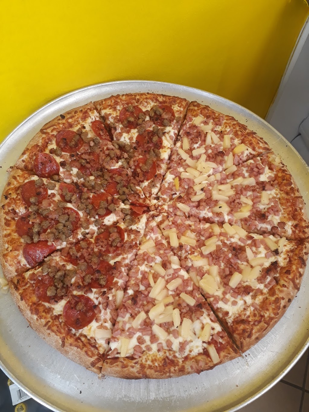 Twice The Deal Pizza | 697 Queenston Rd, Hamilton, ON L8E 5J6, Canada | Phone: (905) 661-0907