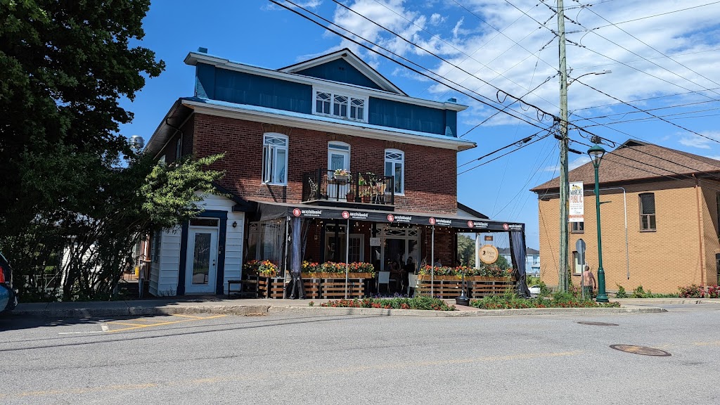 Cafe Grains De Folie | 1 Rue Notre Dame O, Trois-Pistoles, QC G0L 4K0, Canada | Phone: (581) 645-8282