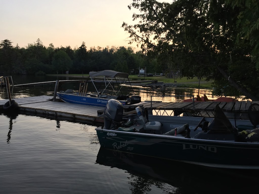Camping Rustique Therrien | 251 Route du 7 Rang, Lac-Drolet, QC G0Y 1C0, Canada | Phone: (819) 549-2349