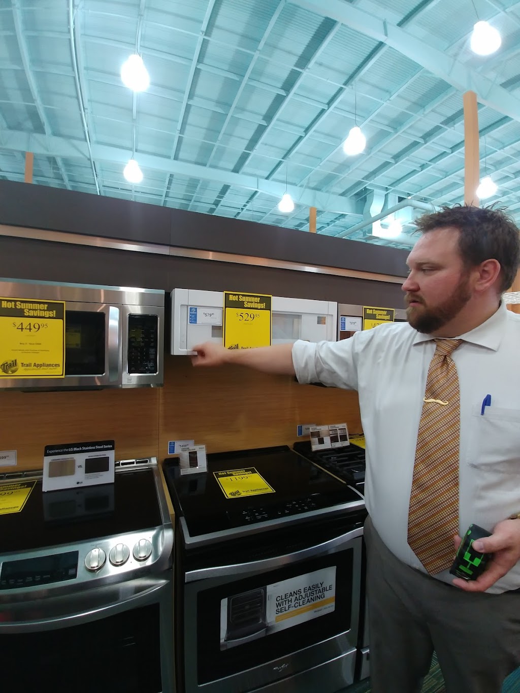 Trail Appliances Ltd - Red Deer | 557 Lantern St, Red Deer, AB T4E 0A5, Canada | Phone: (403) 342-0900