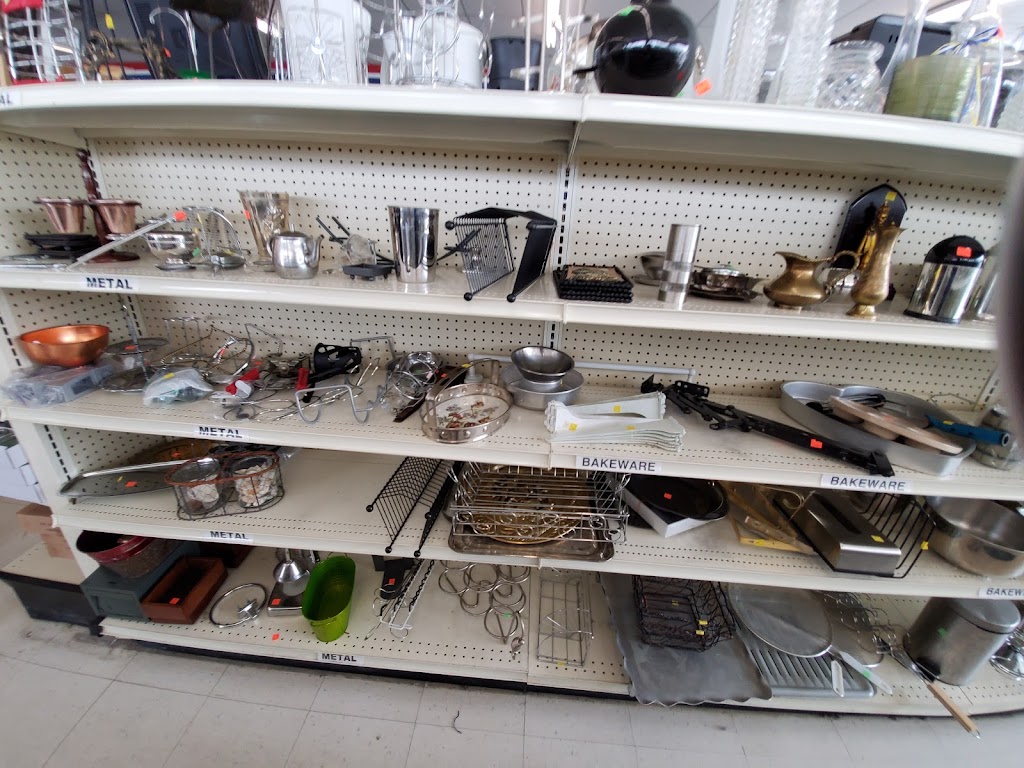 The Salvation Army Thrift Store | 145 Goulet St, Winnipeg, MB R2H 0R6, Canada | Phone: (204) 233-7897