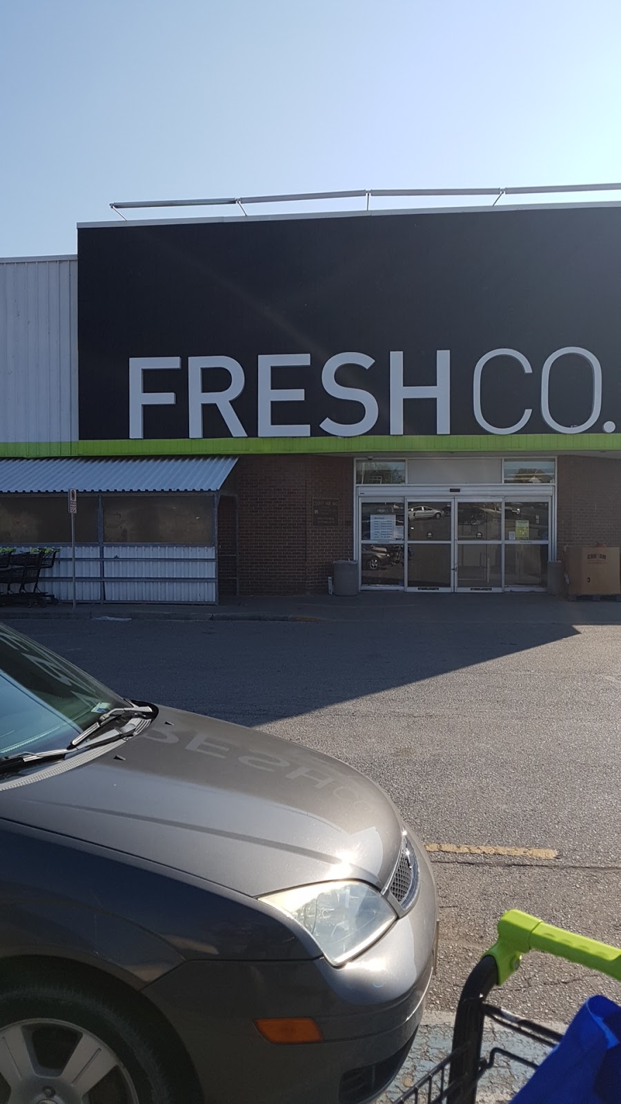 FreshCo Leamington Erie Street | 250 Erie St S, Leamington, ON N8H 3C5, Canada | Phone: (519) 322-0713