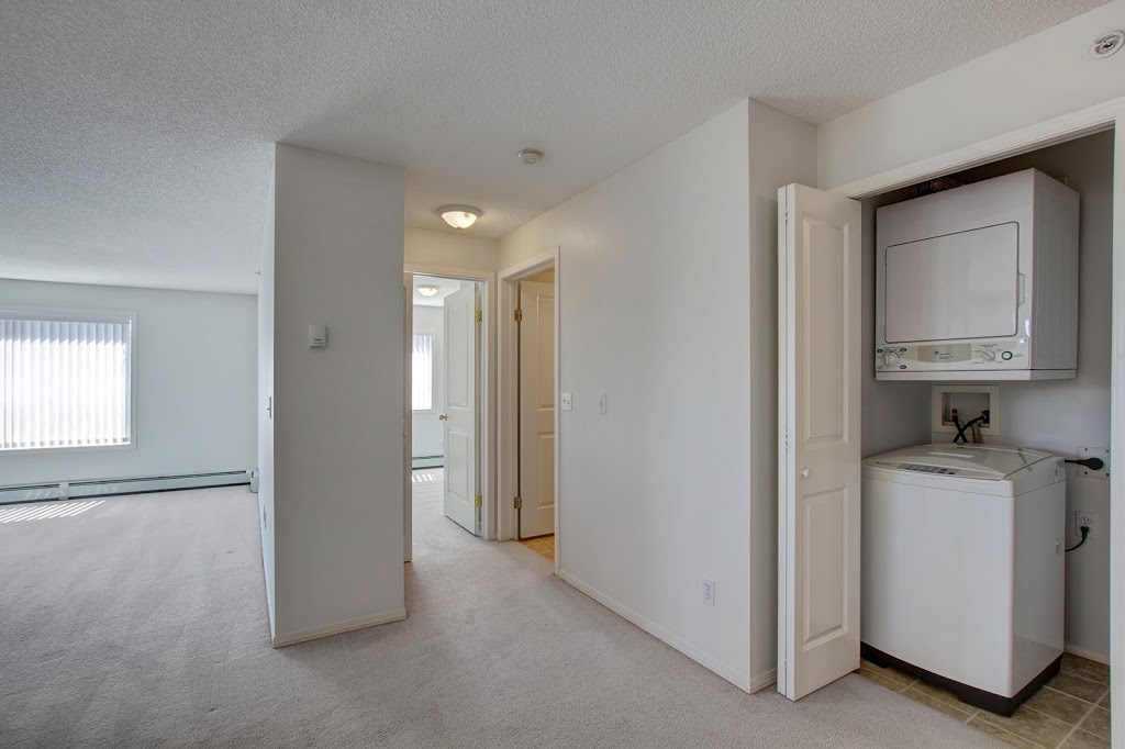 Somerset Pointe Apartment Homes | 7000 Somervale Ct SW, Calgary, AB T2Y 4M2, Canada | Phone: (403) 879-3143