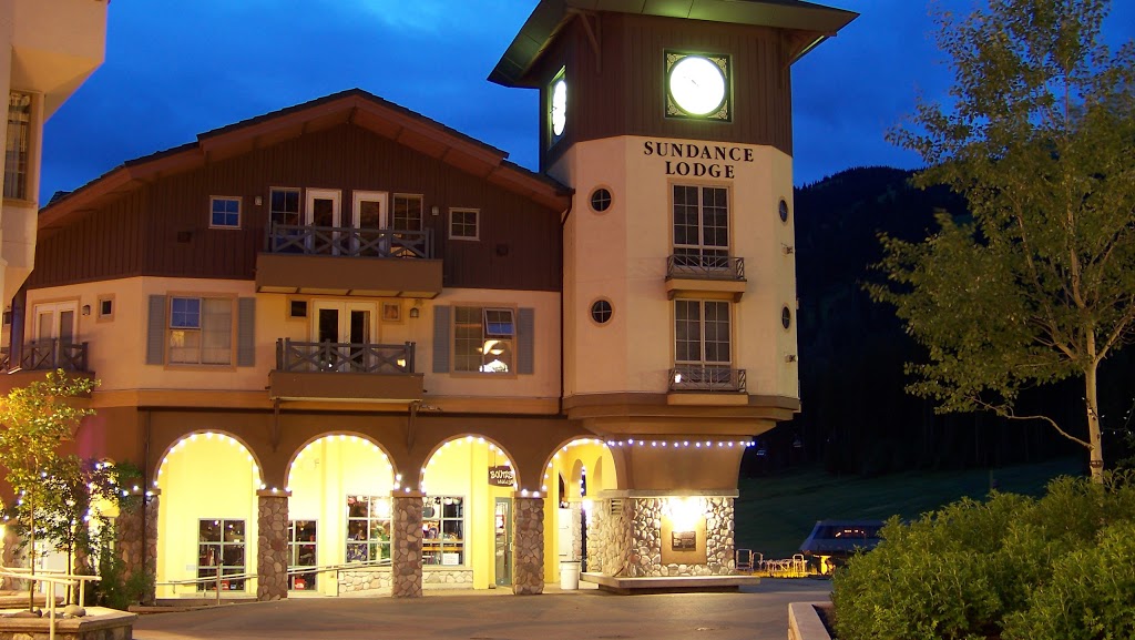 Coast Sundance Lodge | 3160 Creekside Way, Sun Peaks, BC V0E 5N0, Canada | Phone: (250) 578-0200