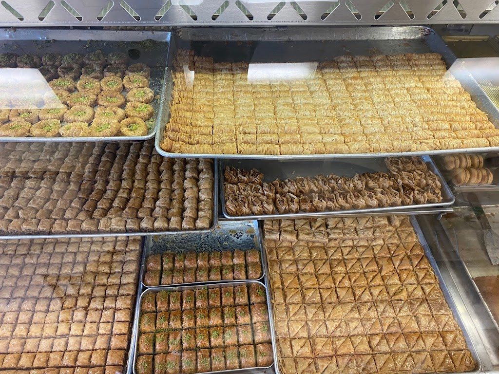 Sweet Castle | 2446 Bank St, Ottawa, ON K1V 1A8, Canada | Phone: (613) 680-1888