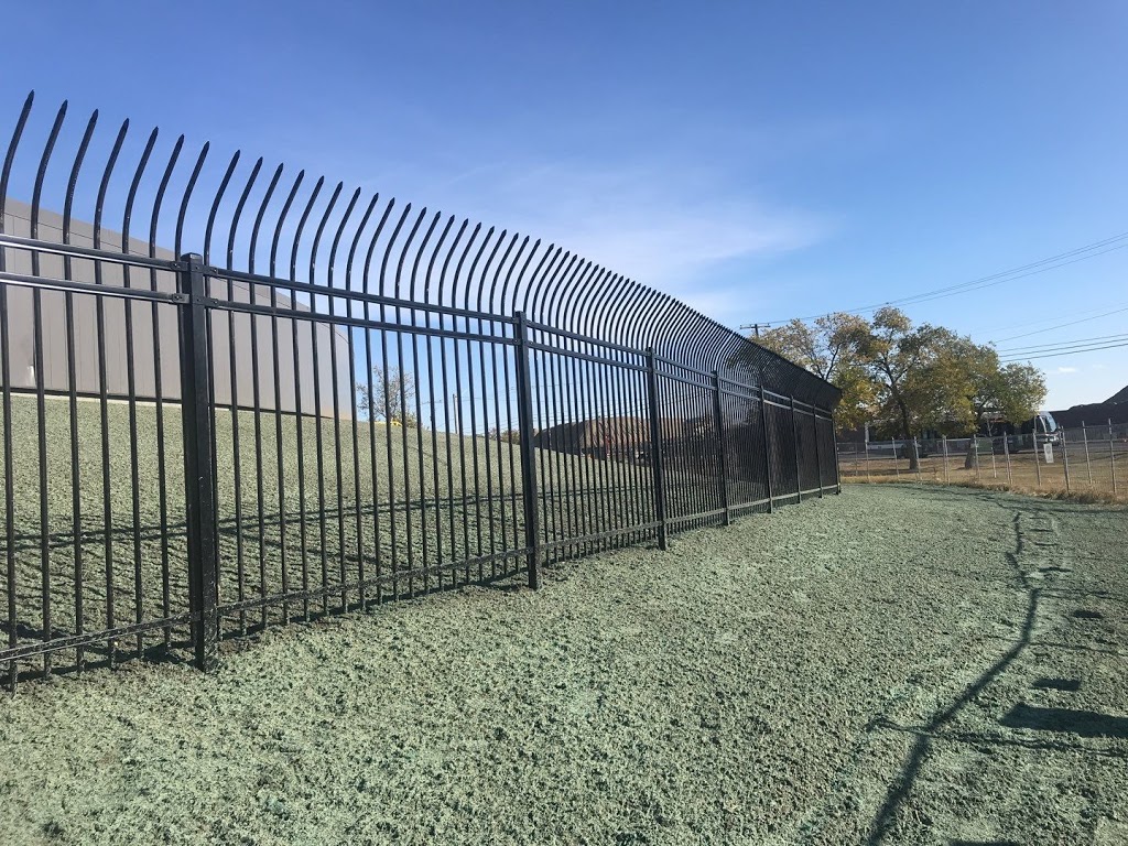 Strictly Fences | 1845 Paul Dr, Moose Jaw, SK S6H 4P8, Canada | Phone: (306) 692-4303
