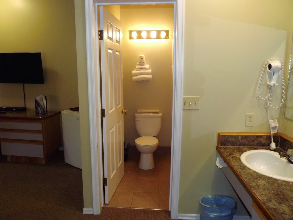 Spanish Villa Resort | 890 Lakeshore Dr W, Penticton, BC V2A 1C1, Canada | Phone: (800) 552-9199