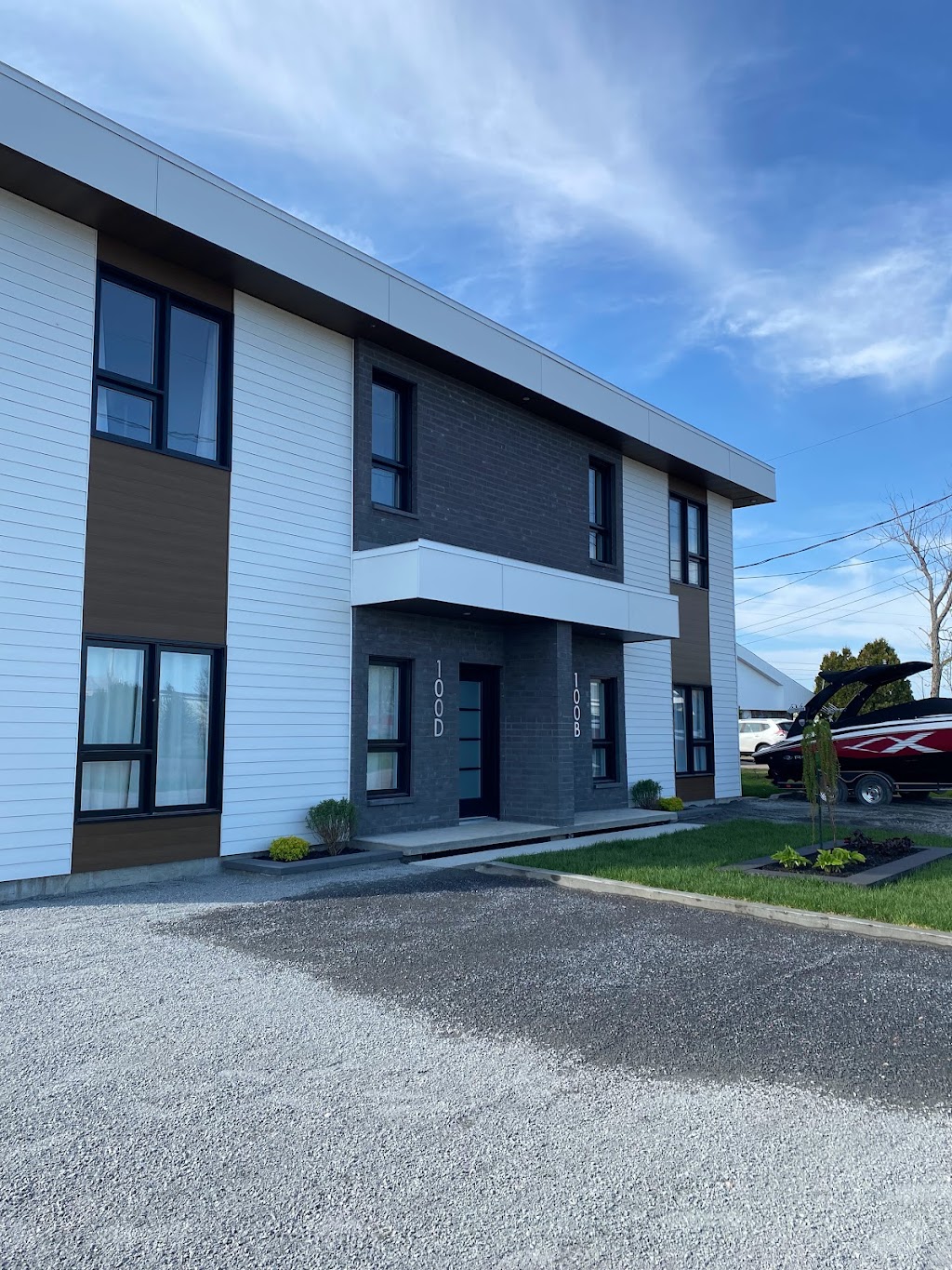 Domaine Escale 100 Rue St MétabetchouanLacàlaCroix, QC G8G 1E5, Canada