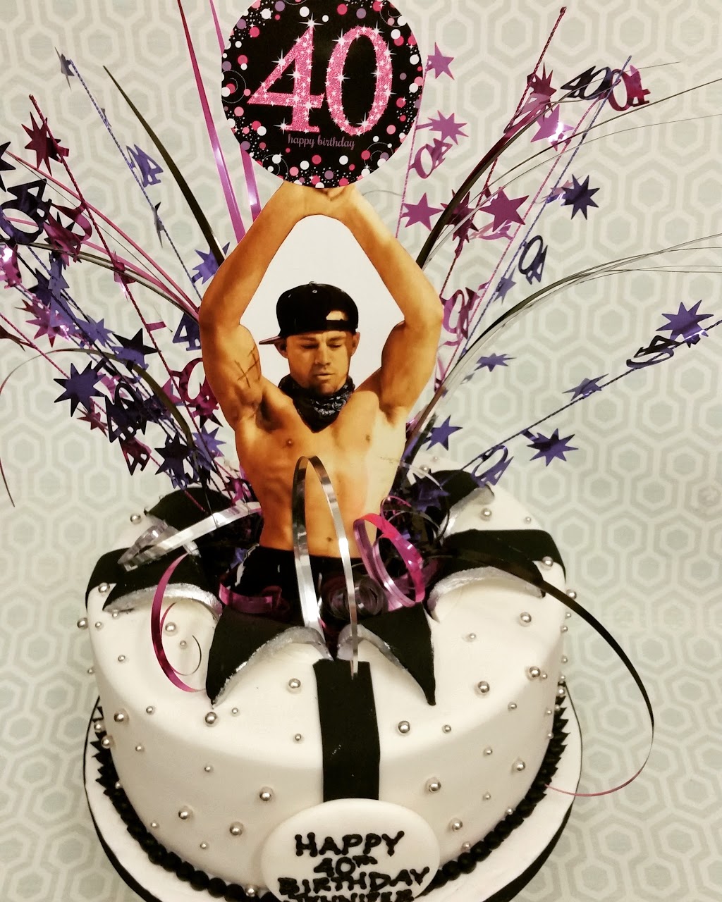 Lavish Cupcakes | 8611 Weston Rd #34, Woodbridge, ON L4L 9P1, Canada | Phone: (905) 264-6443