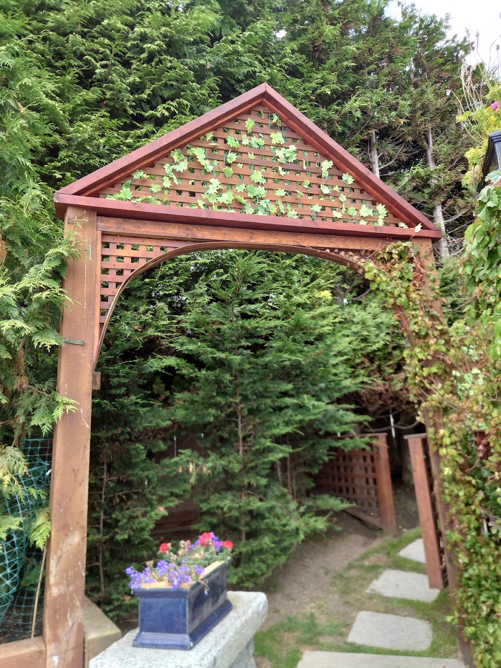 WCC World Custom Contracting | 1034 Cowerd Rd, Cobble Hill, BC V0R 1L4, Canada | Phone: (250) 252-8192