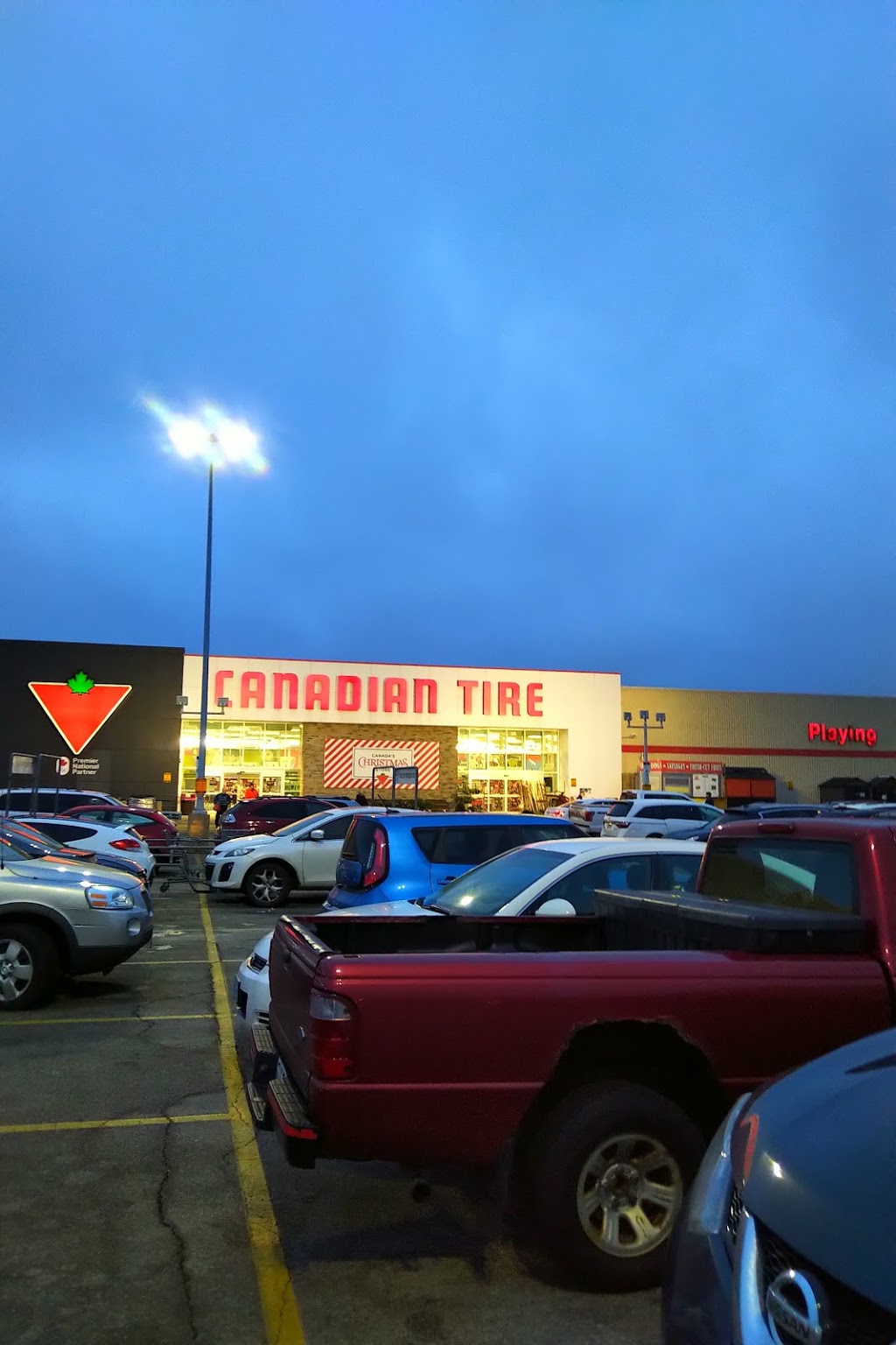 Canadian Tire - Guelph Stone RD, ON | department store | 127 Stone Rd W, Guelph, ON N1G 5G4, Canada | 5198229520 OR +1 519-822-9520
