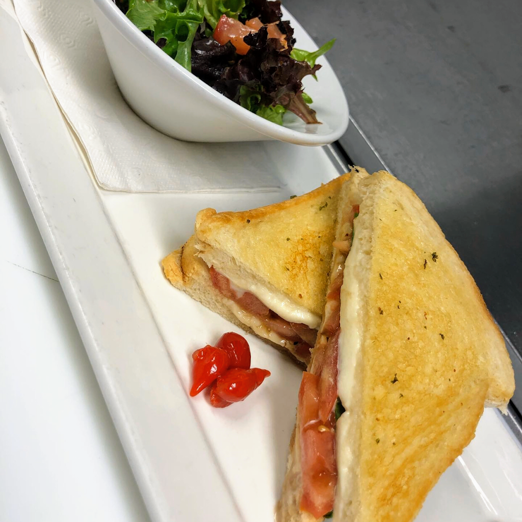 Cibo & Vines | 5842 B Beach Ave, Peachland, BC V0H 1X7, Canada | Phone: (250) 767-2408