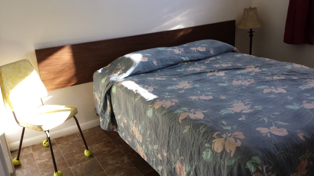 Sunset Motel & Trailer Park | 3611 McIntyre Dr, Port Alberni, BC V9Y 3S6, Canada | Phone: (250) 723-2231