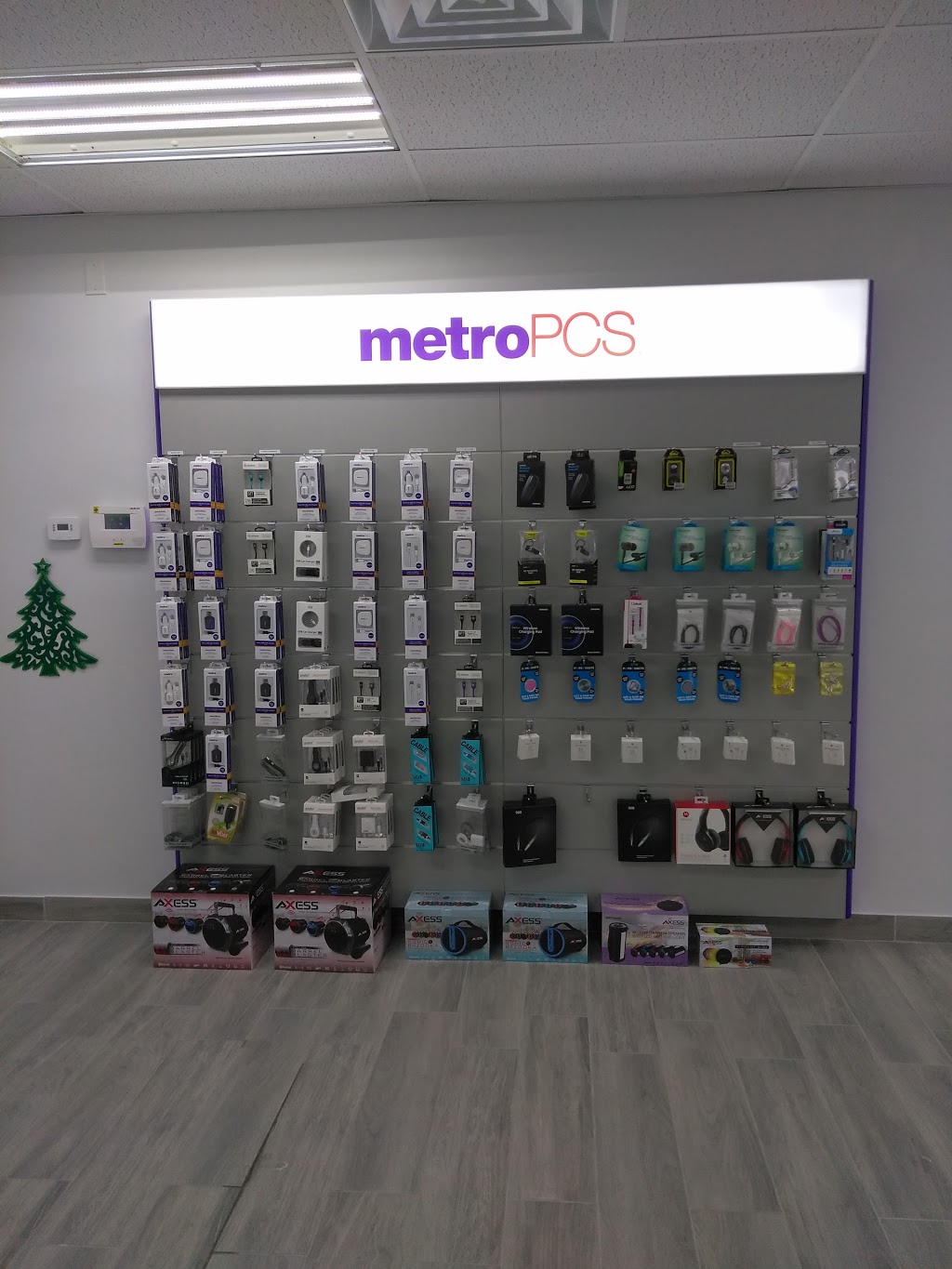 Metro by T-Mobile | 30538 23 Mile Rd, Chesterfield Township, MI 48047, USA | Phone: (586) 329-4605