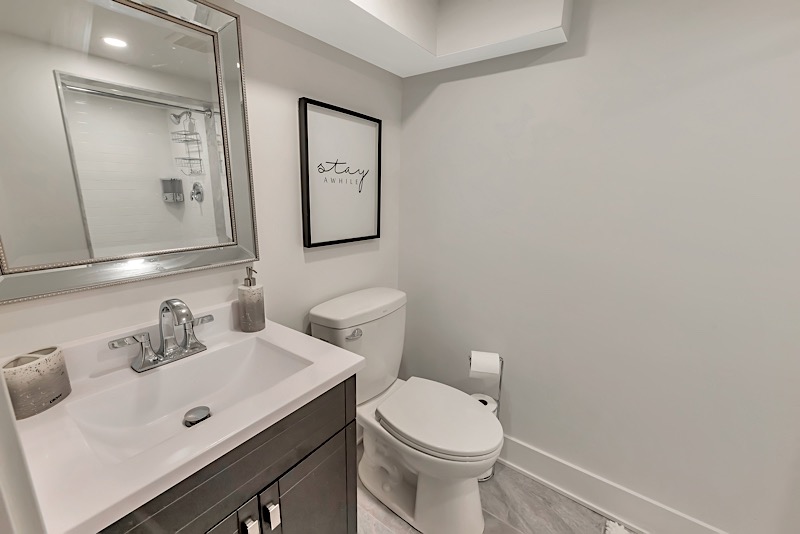 Luxury on Lauder | 386 Lauder Ave Unit B, York, ON M6E 3H8, Canada | Phone: (416) 670-3352