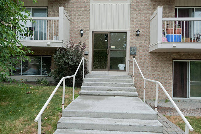 Moira Apartments | 232 Moira St E, Belleville, ON K8P 2T1, Canada | Phone: (613) 968-6396